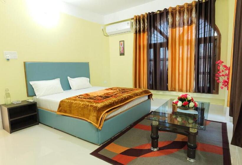 مبيت وإفطار The Transit Stay Guwati