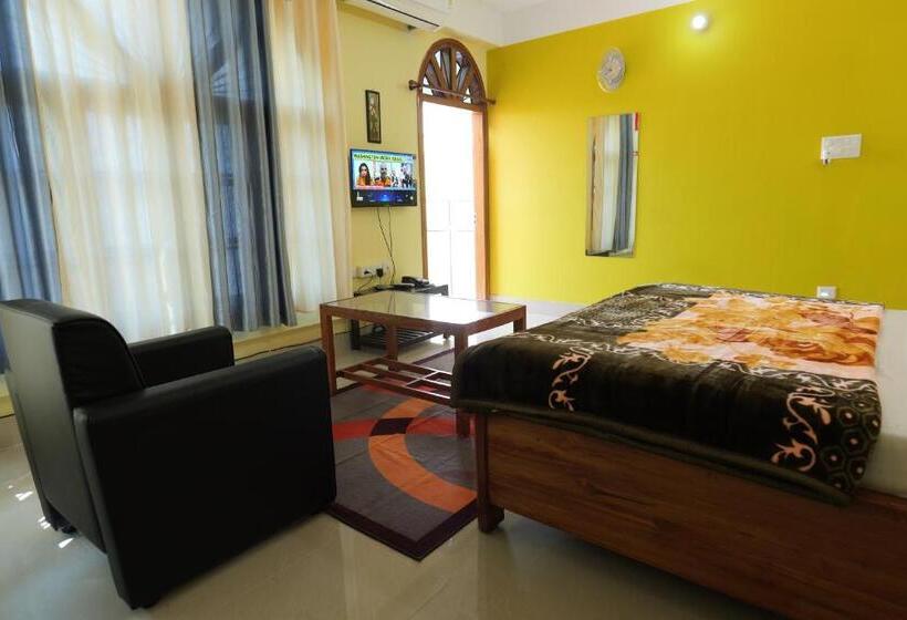 مبيت وإفطار The Transit Stay Guwati
