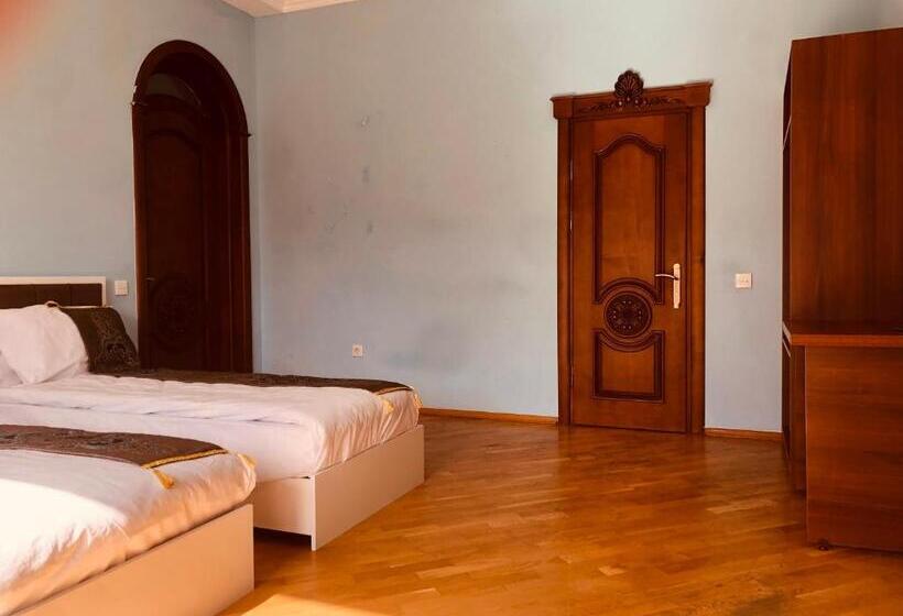 בית מלון כפרי Art Inn