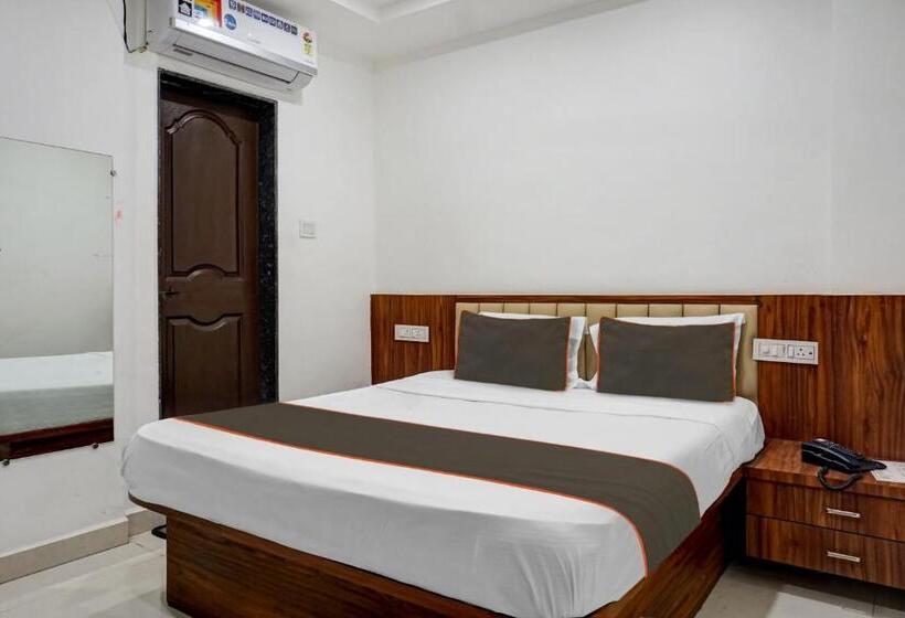 فندق Collection O Sathvik Executive