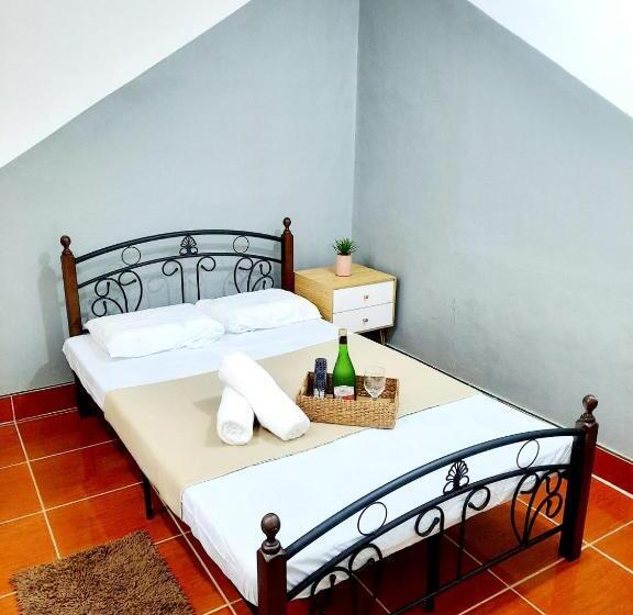 Hotel Càpsula Studio Type Unit   Host Homes Apitong
