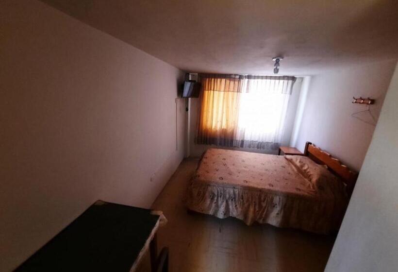 호텔 Hostal Lara