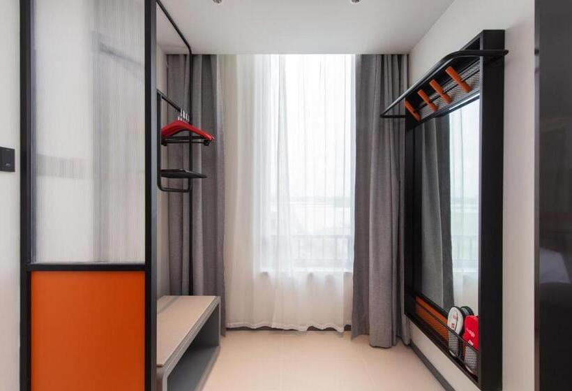 فندق Ibis Li Wang Road, Jiaodong Airport