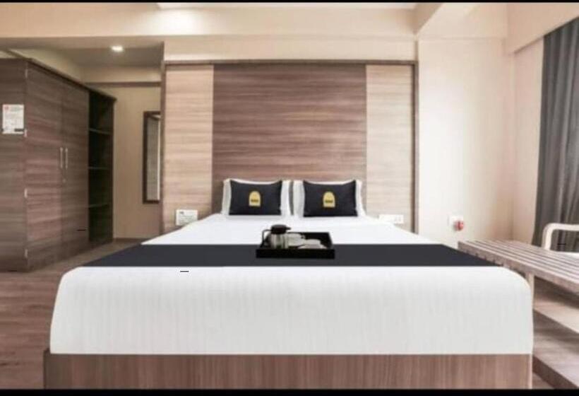 ホテル Mahadev Residency