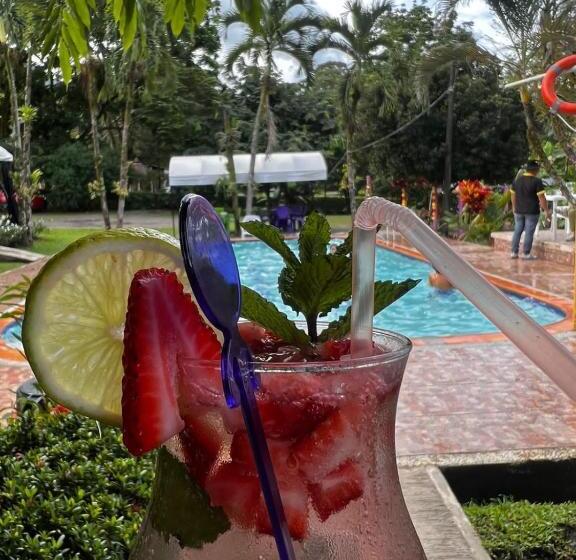 هتل Monte Alto Campestre