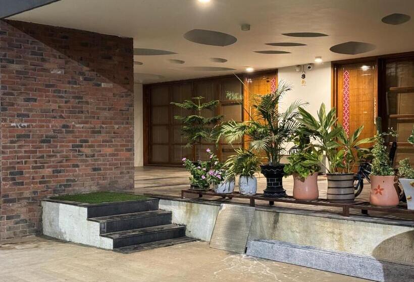 酒店 Ratanba Farms