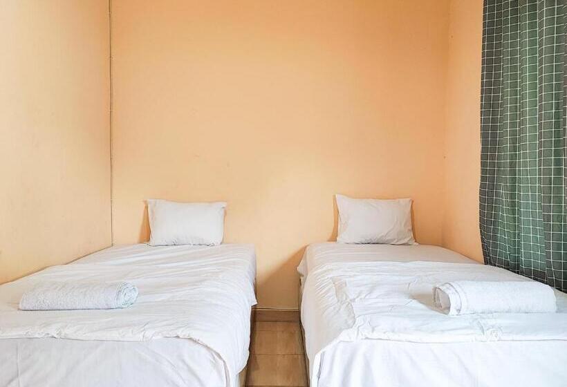 فندق Reddoorz Syariah Near Terminal Alam Barajo Jambi