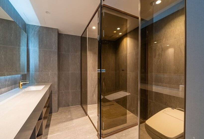 فندق Sharp & Flat