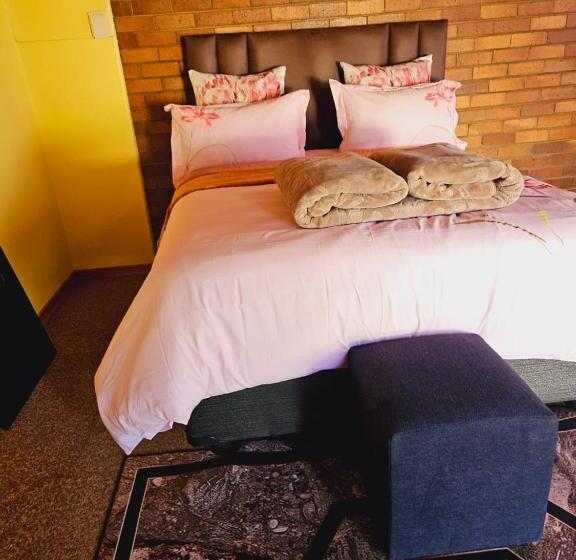 بنسيون Good Life Guest House In Orkney +27731671754