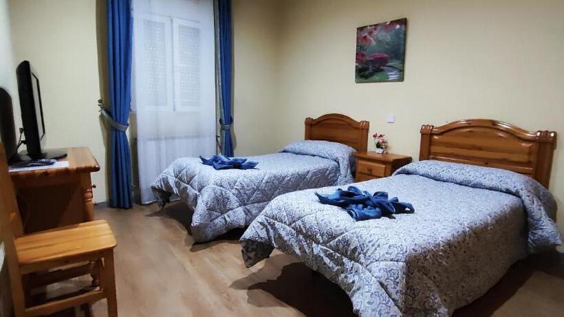 Пансион Hostal Hotel El Chato