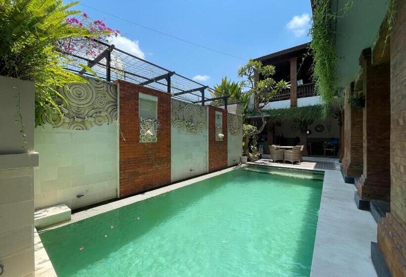 پانسیون Nyaman A Place To Stay