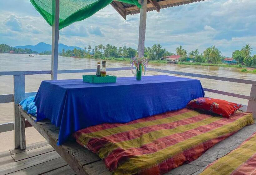 پانسیون Som O Guesthouse