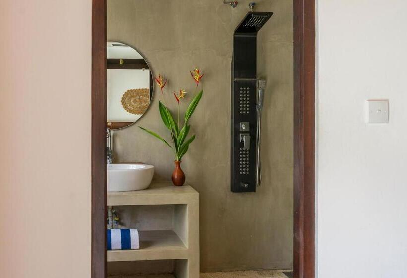 צימר Marshmellow Surf Villa With Pool   Sri Lanka