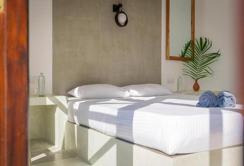צימר Marshmellow Surf Villa With Pool   Sri Lanka
