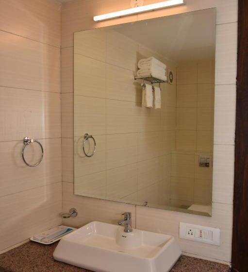 استراحتگاه De Falcon Beach Goa Candolim