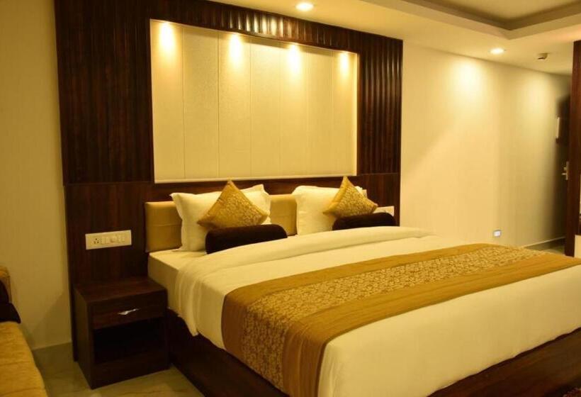 استراحتگاه De Falcon Beach Goa Candolim