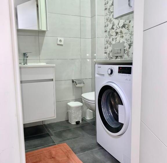 Flat In The Middle Of İsti̇klal