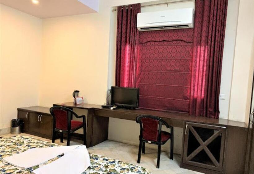 Отель Galaxy Inn