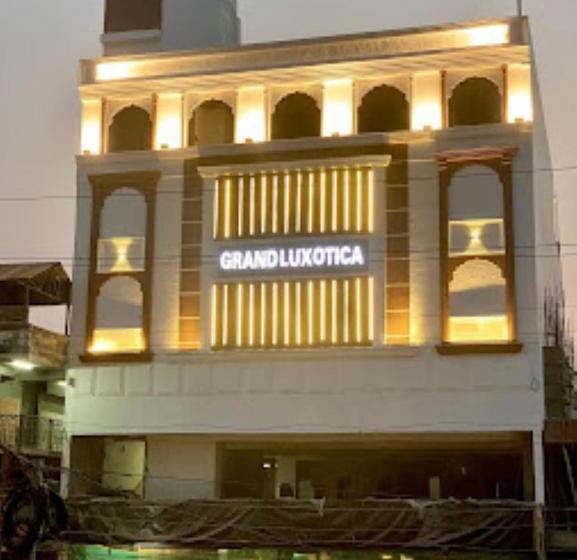 فندق Grand Luxotica Dehradun