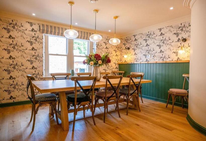 فندق The Sheep And Penguin