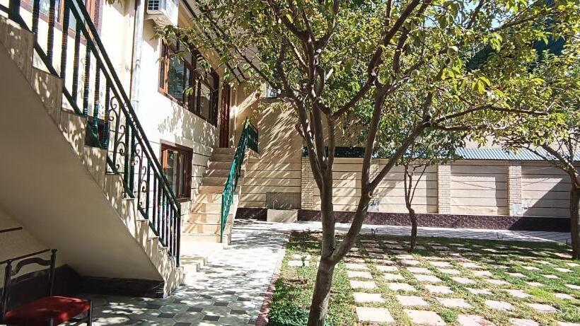 Injir Hostel