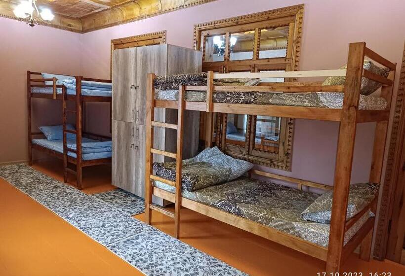 Injir Hostel