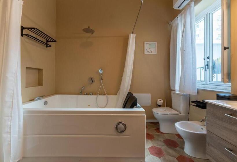 پانسیون Regina Suite