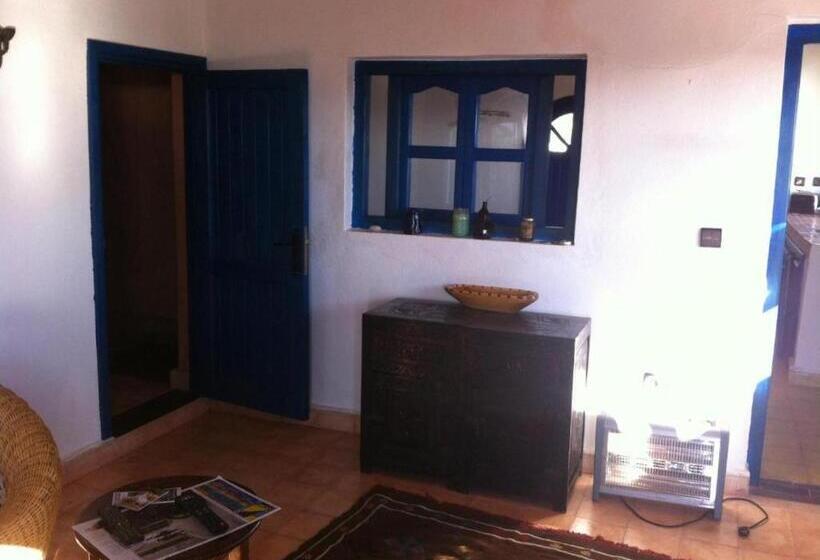 پانسیون Room In Guest Room   Room In Villa Lair De La Mer No0969