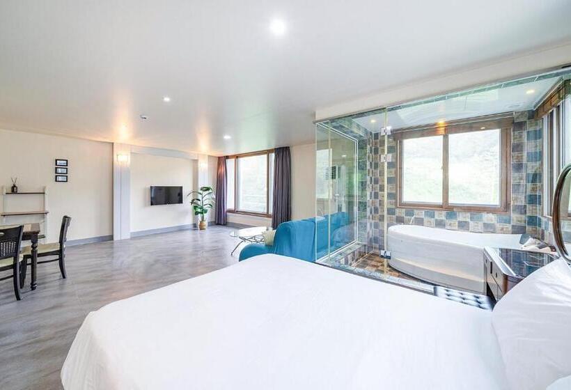 リゾートホテル Die Pause Pool Villa Pension