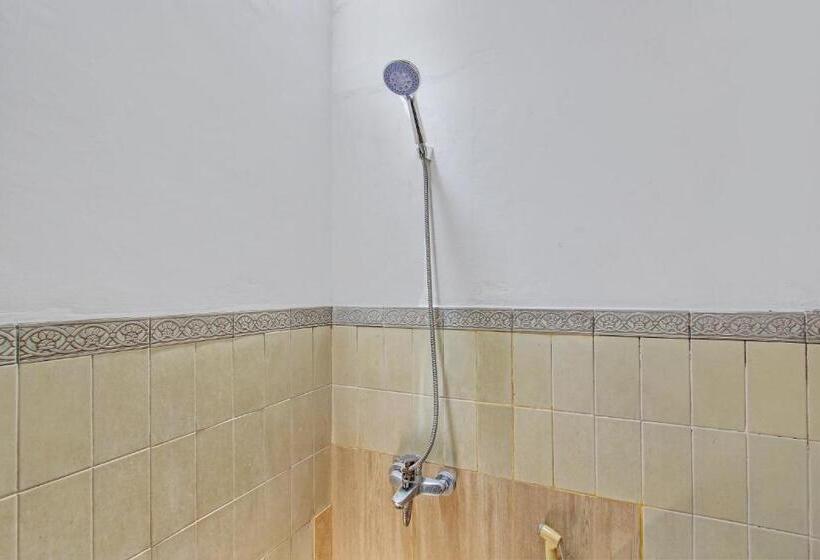 Spot On 93182 Hotel Jaya Kusuma