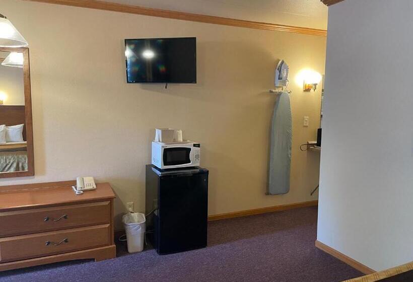 هتل Amber S Inn & Suites