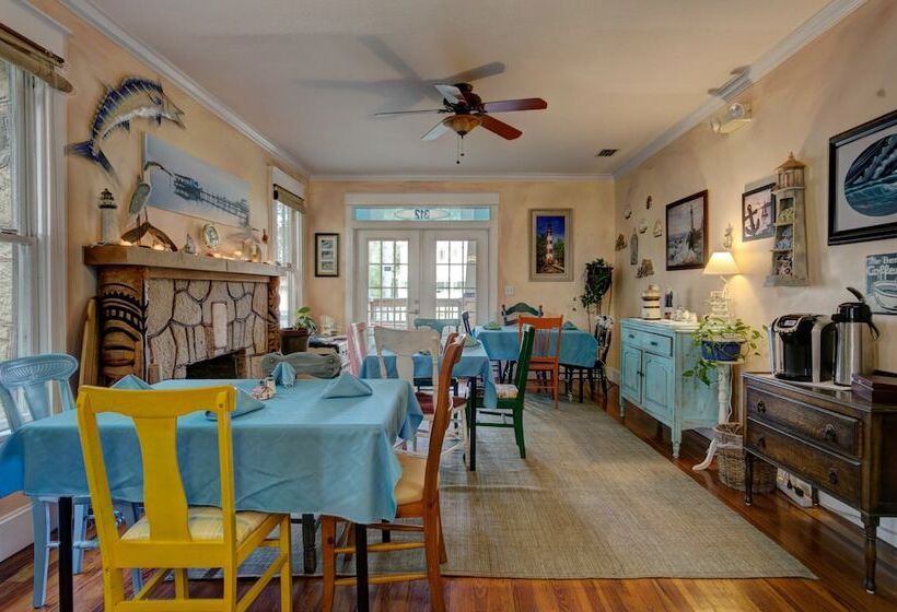 فندق Anchor Inn Nsb Bed And Breakfast