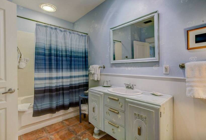 فندق Anchor Inn Nsb Bed And Breakfast