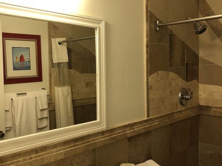 هتل Atlantis Inn   Tybee Island