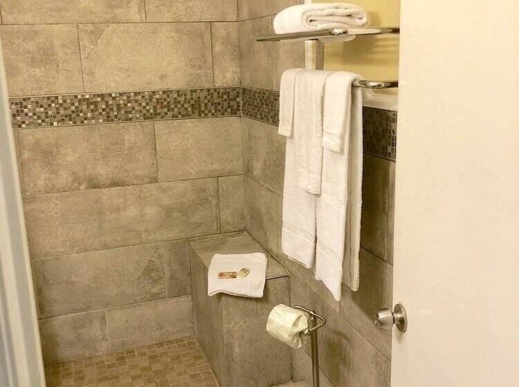 هتل Atlantis Inn   Tybee Island