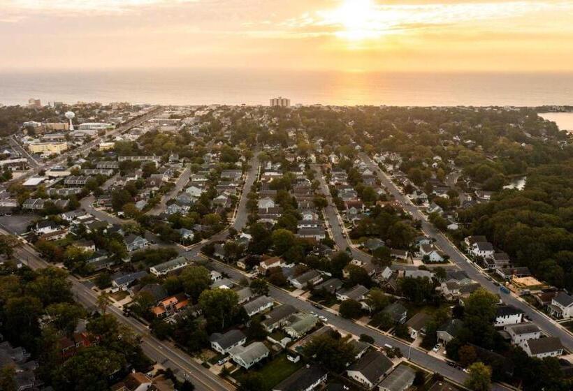 فندق Canalside Inn