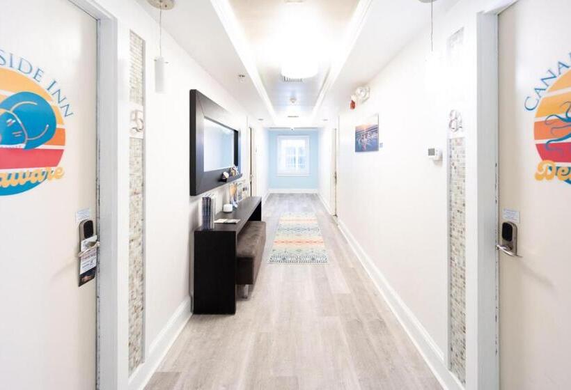 فندق Canalside Inn