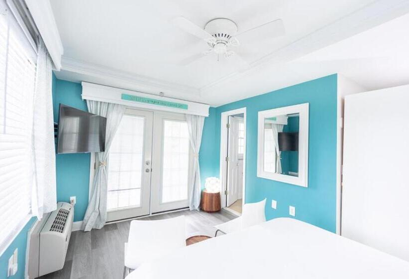 فندق Canalside Inn