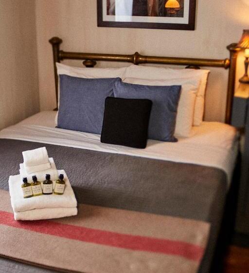 هتل Crew S Quarters Boarding House   Caters To Men