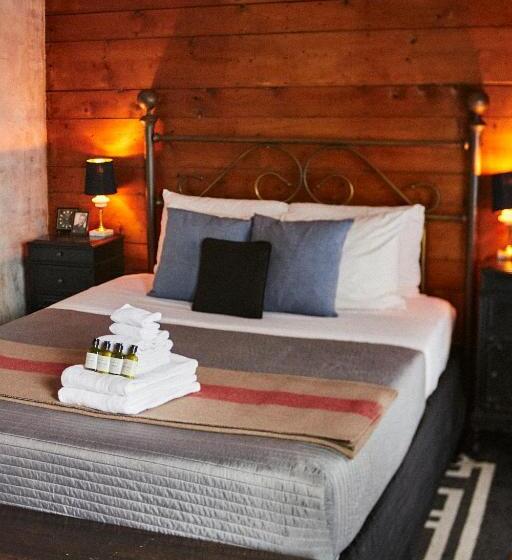 هتل Crew S Quarters Boarding House   Caters To Men