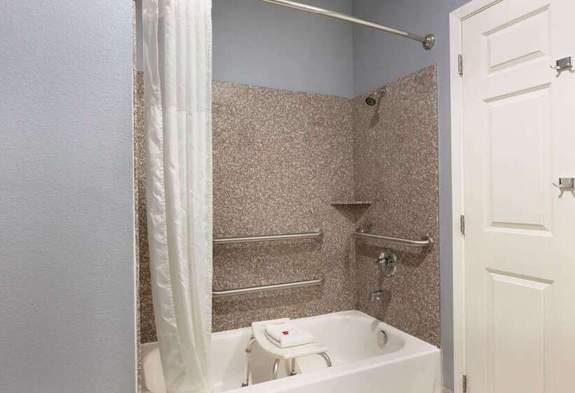 هتل Days Inn By Wyndham Odessa