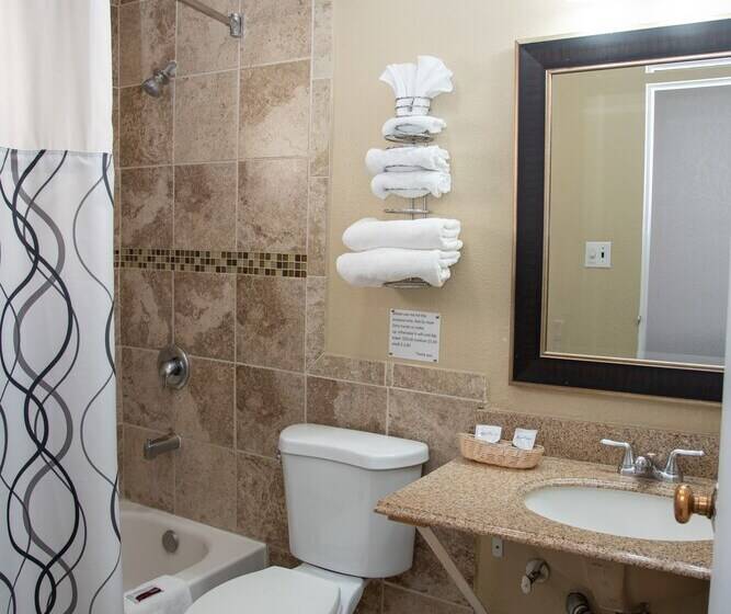 هتل Esquire Inn