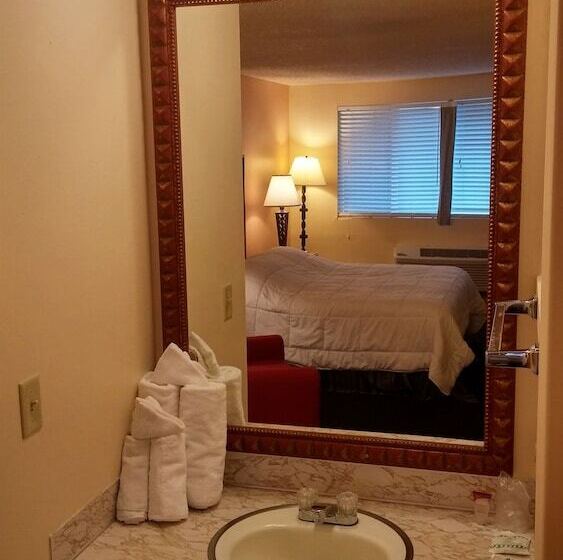 فندق Oceans Inn & Suites