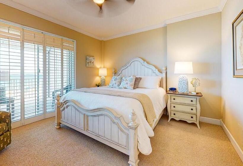 هتل Regency Isle 802