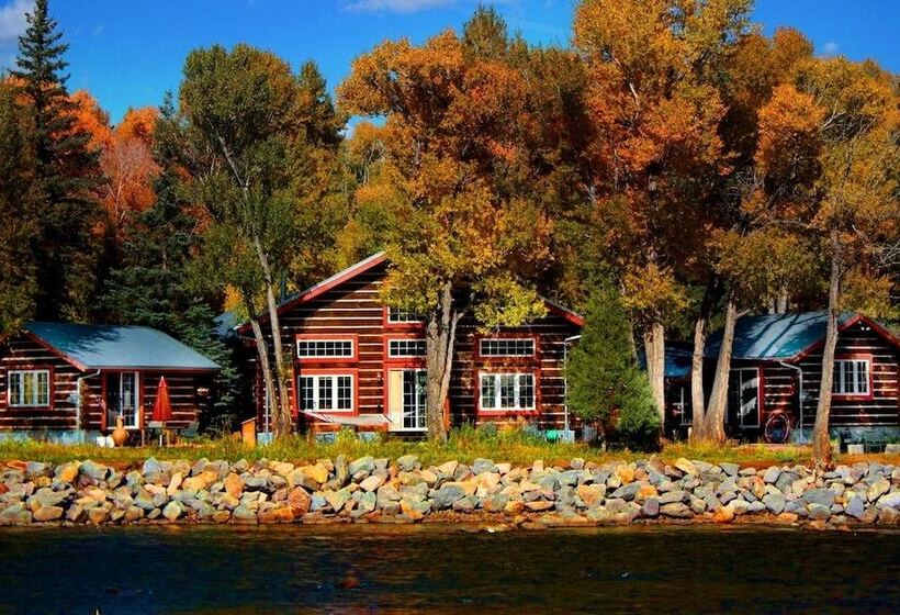 فندق Riverside Meadows Cabins