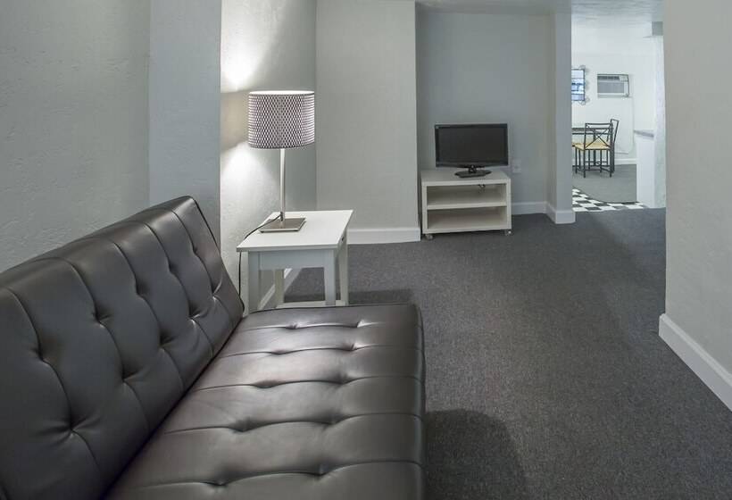 فندق Sabal Palms Inn