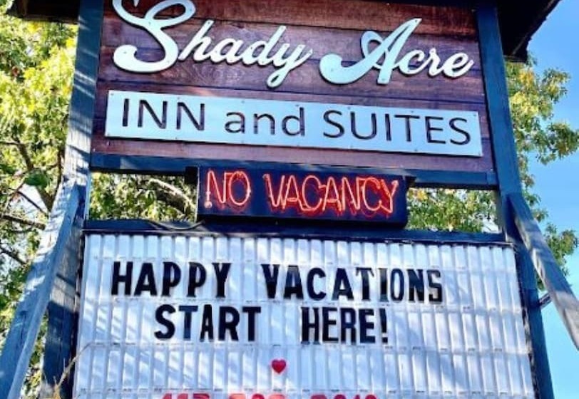 ホテル Shady Acre Inn And Suites