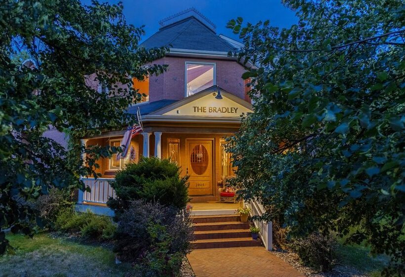 فندق The Bradley Boulder Inn