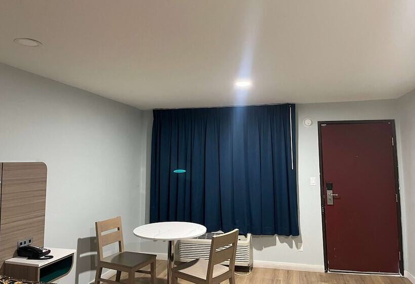 فندق Travelodge By Wyndham Fairplex Pomona