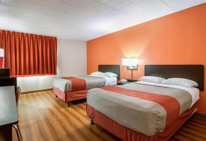 Motel 6 New Stanton, Pa